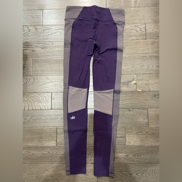 alo two shades of purple leggings with mesh. - Picture 2 of 2
